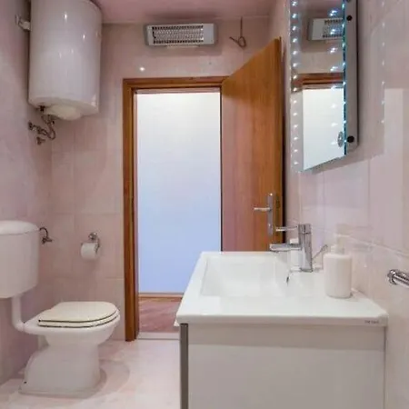 The Big Chill - Three Bedroom With Terrace, Balcony And Jacuzzi * 杜布罗夫尼克