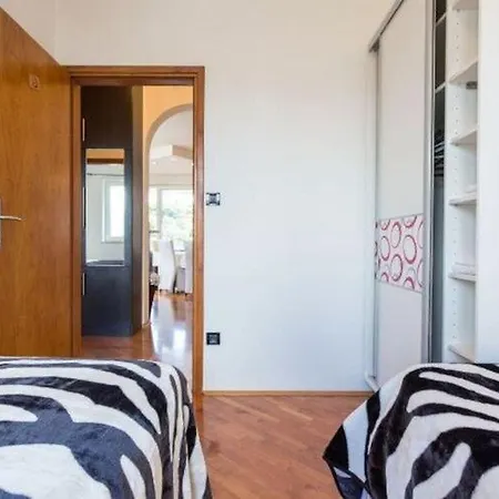 The Big Chill - Three Bedroom With Terrace, Balcony And Jacuzzi 杜布罗夫尼克