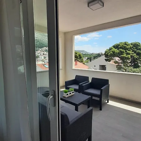 The Big Chill - Three Bedroom With Terrace, Balcony And Jacuzzi * Dubrownik