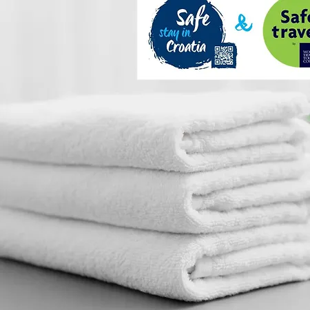 The Big Chill - Three Bedroom With Terrace, Balcony And Jacuzzi *