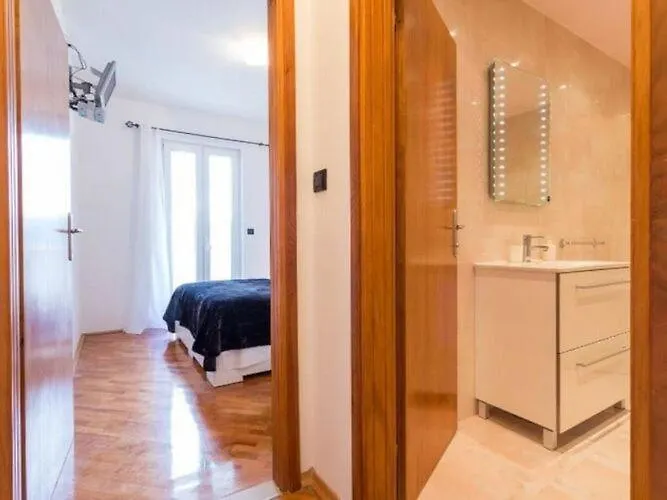 Apartament The Big Chill - Three Bedroom With Terrace, Balcony And Jacuzzi