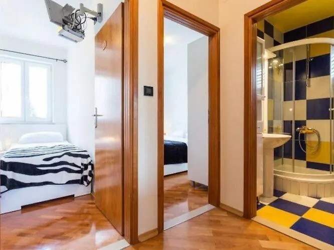 The Big Chill - Three Bedroom With Terrace, Balcony And Jacuzzi Apartament *