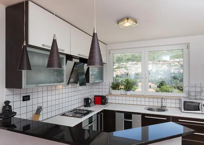 The Big Chill - Three Bedroom With Terrace, Balcony And Jacuzzi * Dubrownik