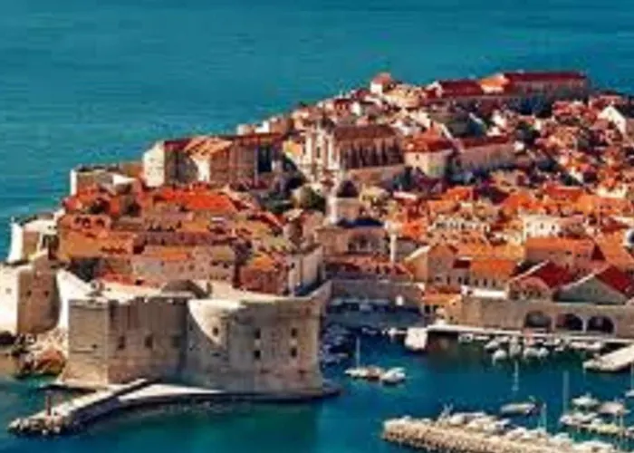 The Big Chill - Three Bedroom With Terrace, Balcony And Jacuzzi *