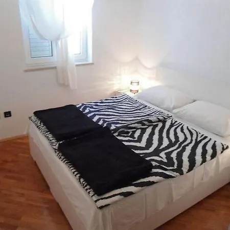 The Big Chill - Three Bedroom With Terrace, Balcony And Jacuzzi Apartament Dubrownik